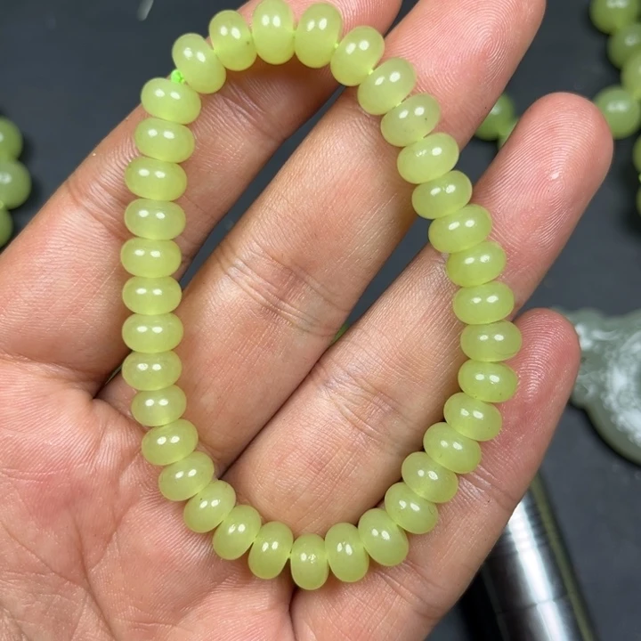 和田玉未镶嵌车挂