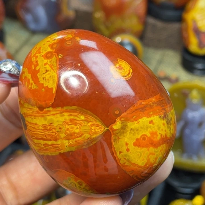 玛瑙/玉髓未镶嵌珠宝奇石牛血1888