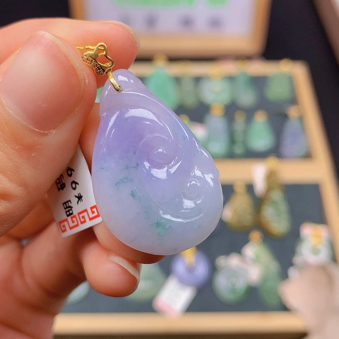 翡翠18K金镶嵌颈饰翡翠