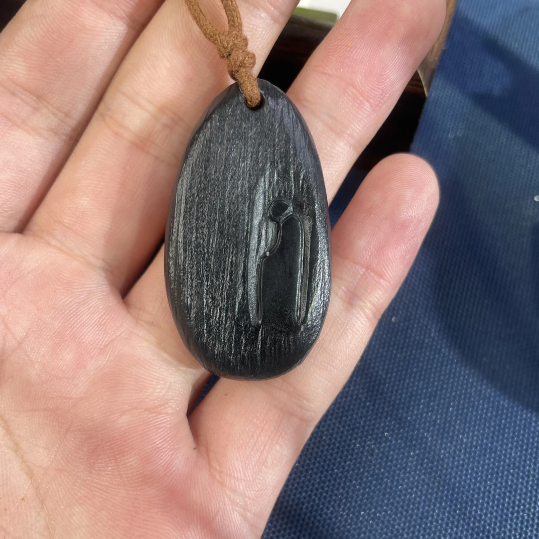 和田玉墨玉悟道吊坠小摆件