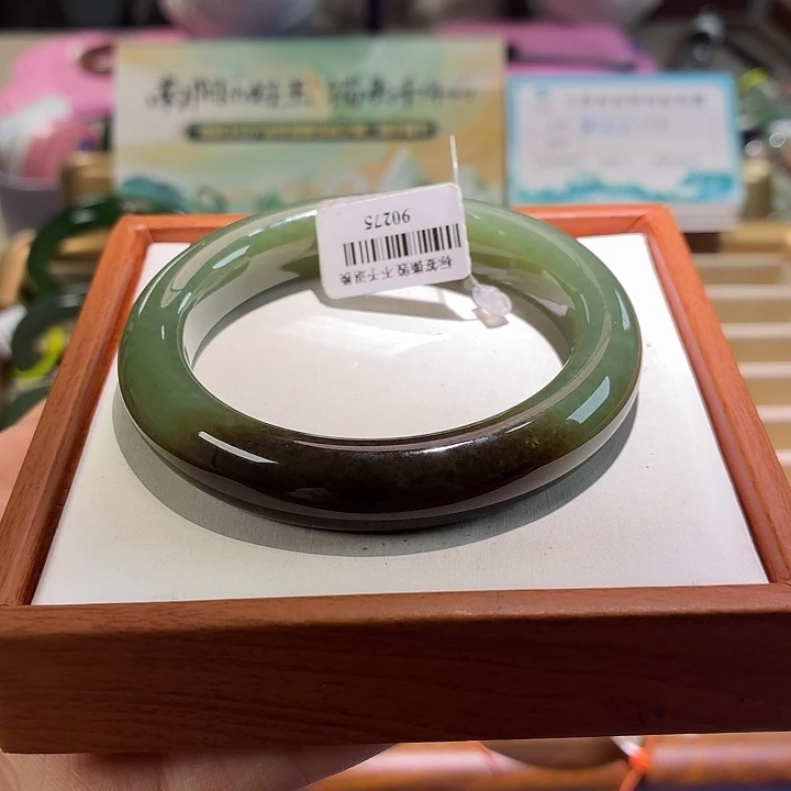 和田玉未镶嵌手镯42。 56/57