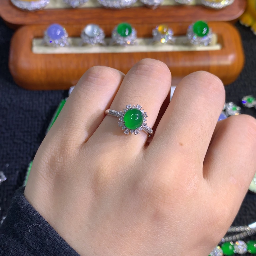 翡翠18K金镶嵌戒指