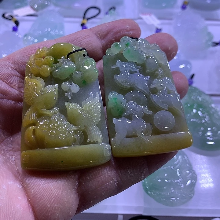 翡翠未镶嵌颈饰天然翡翠A货吊坠