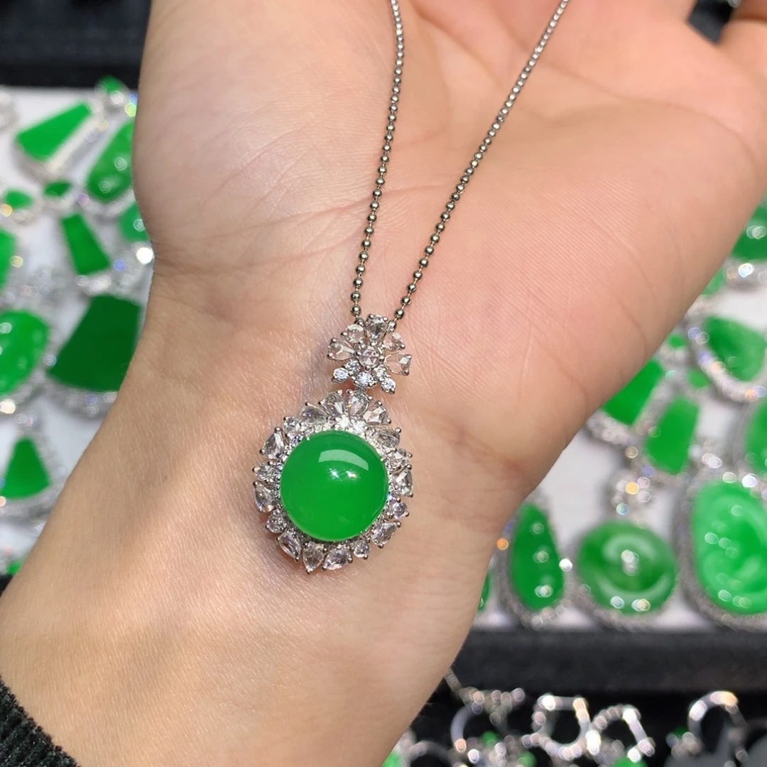 翡翠颈饰18K金镶嵌玲缅甸翡翠