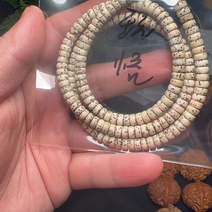 玩***玩大叶紫檀（黑酸枝木类）星月星月的光