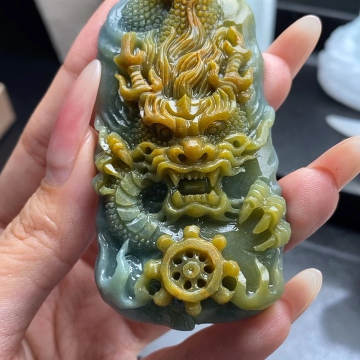 定制翡翠未镶嵌龙牌