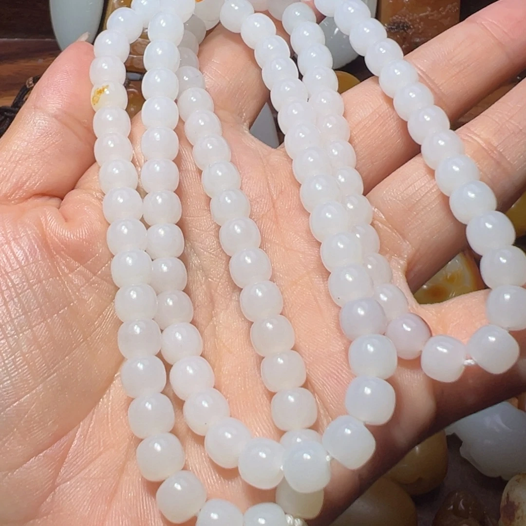 金***云和田玉未镶嵌颈饰