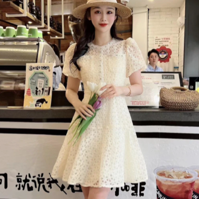 2025年新款。 小个子专属。蕾丝显瘦。连衣裙。