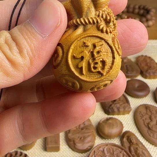 華***哥黄金檀福利3个金钱袋