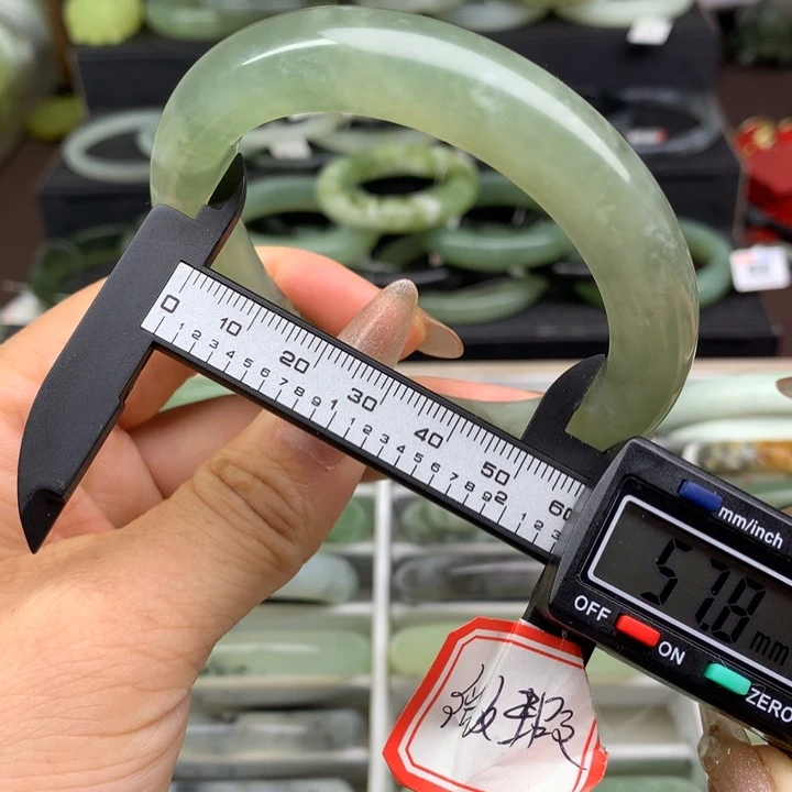 蛇纹石玉未镶嵌手镯705