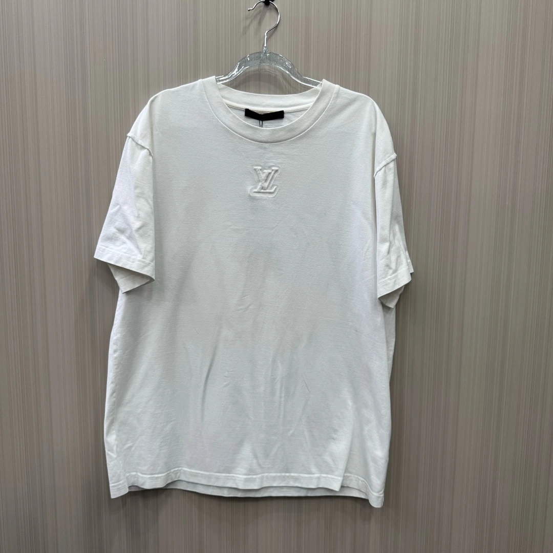 99新 LouisVuitton/路易威登 24胸前logo白色短袖 尺码：L  10032