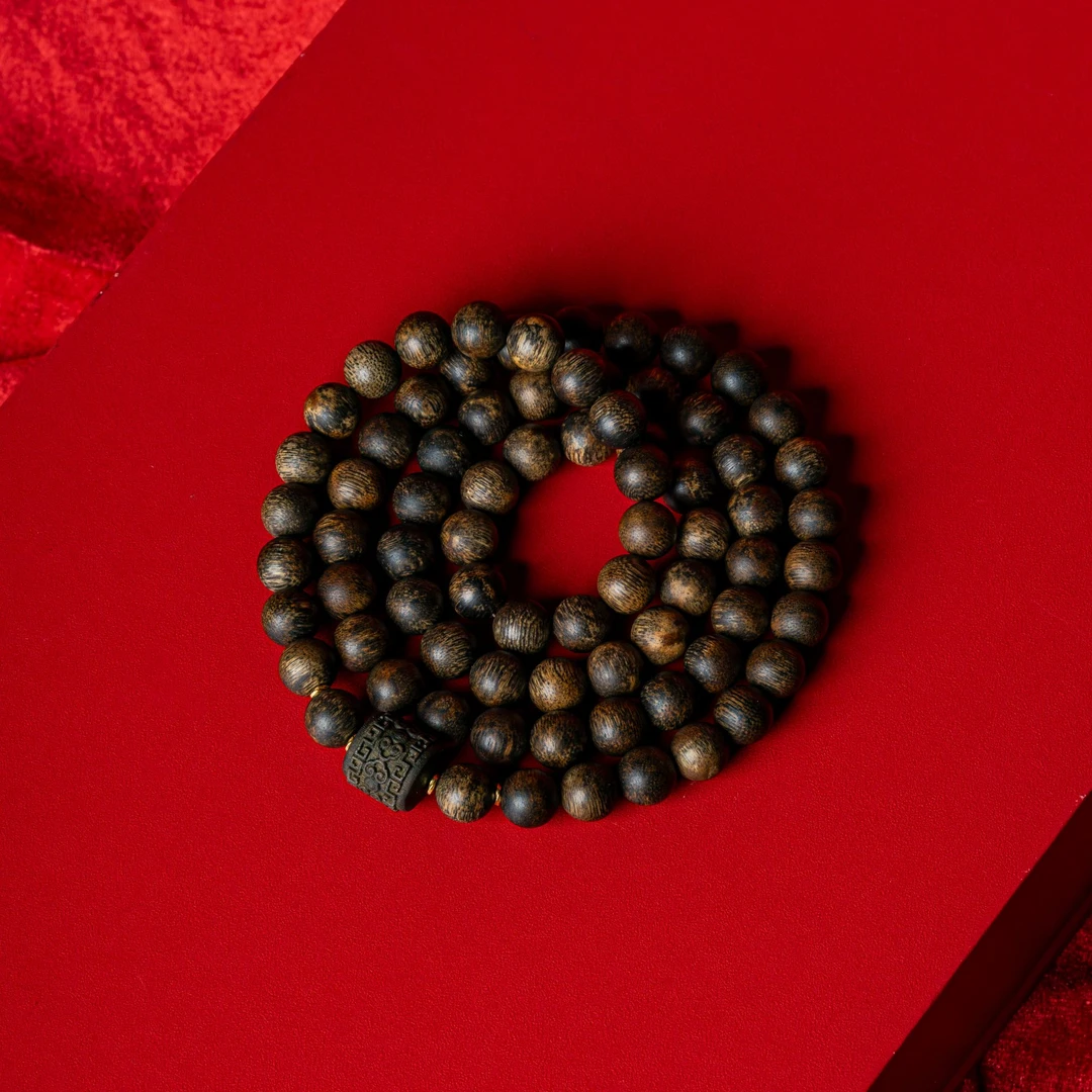 【窖藏】越南芽庄老白奇W年古董玉化变异瘤疤1.0多圈沉香手串