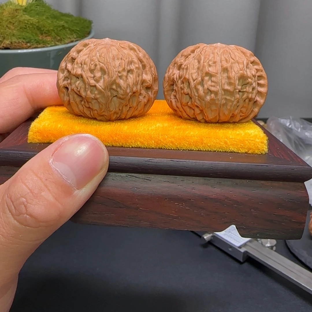 文玩核桃吊坠兰*文玩核桃磨盘狮子头