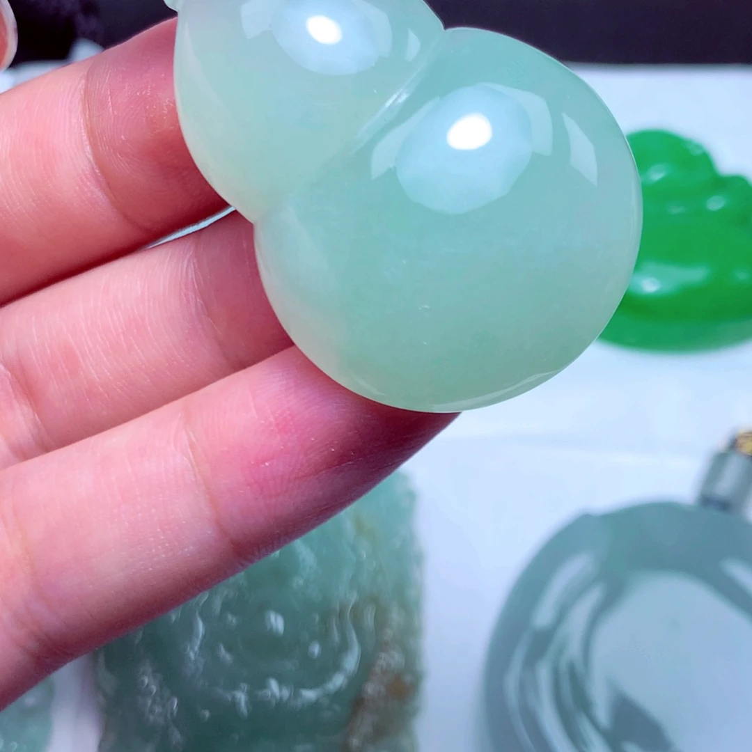 翡翠未镶嵌颈饰天然A货翡翠