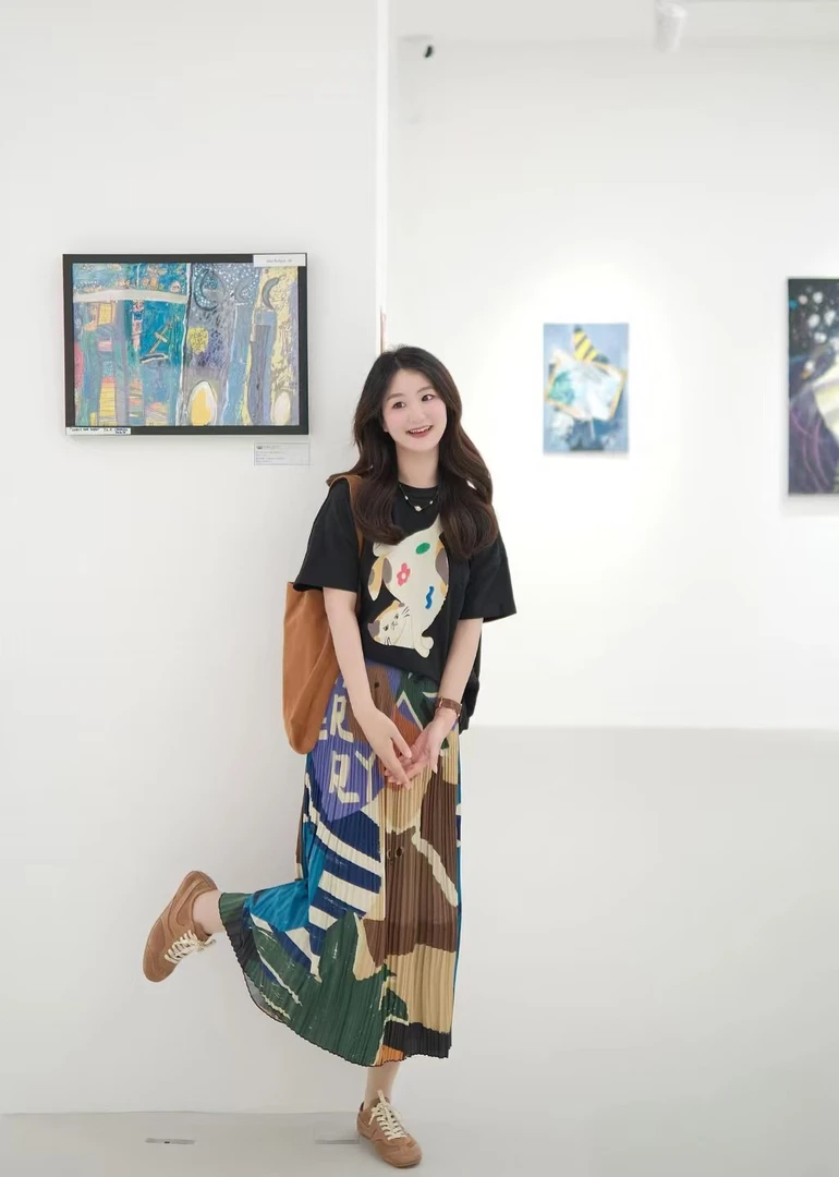 【大猫掉落】休闲时髦高级黑色印花T恤半身裙两件套女2025夏季新款