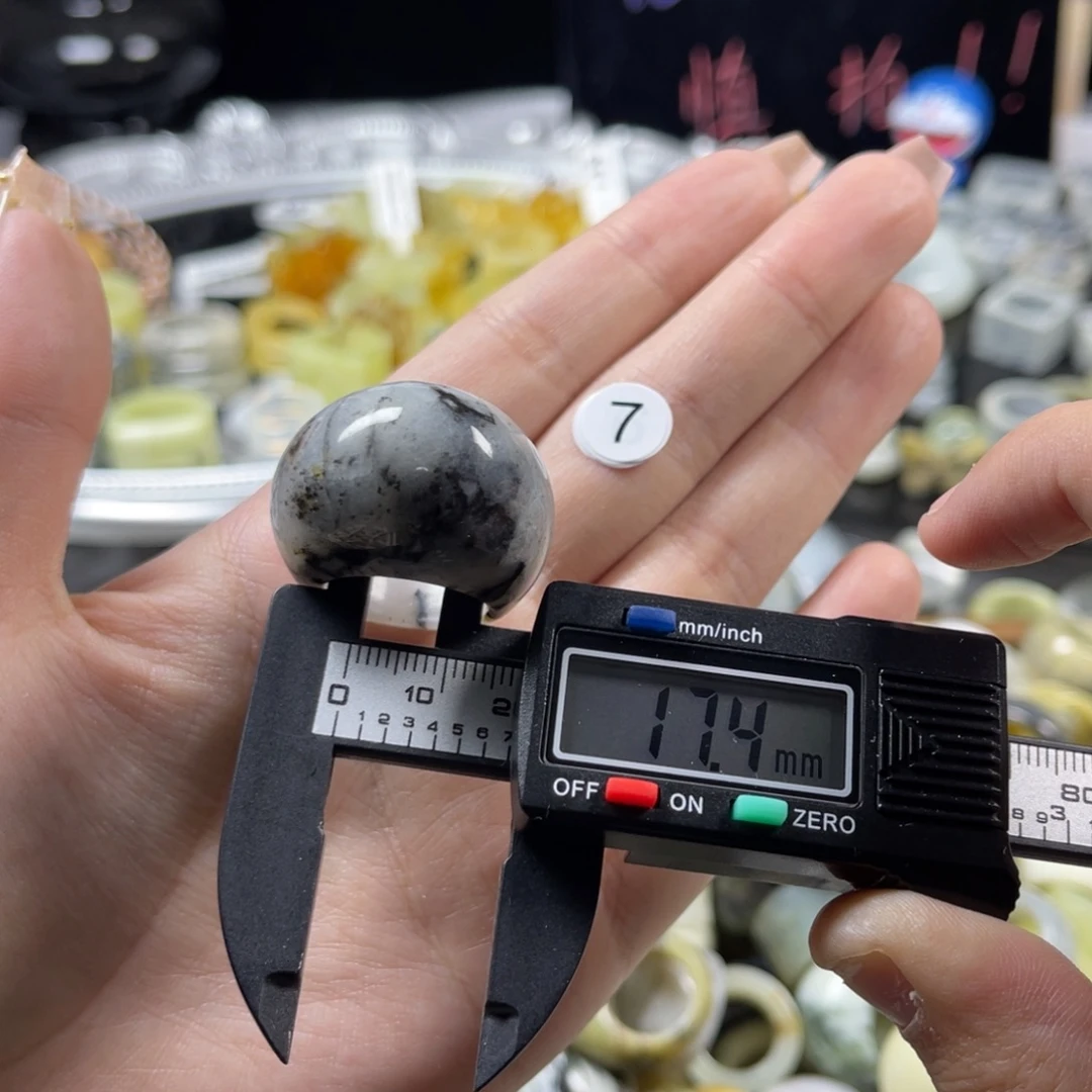 蛇纹石玉未镶嵌戒指