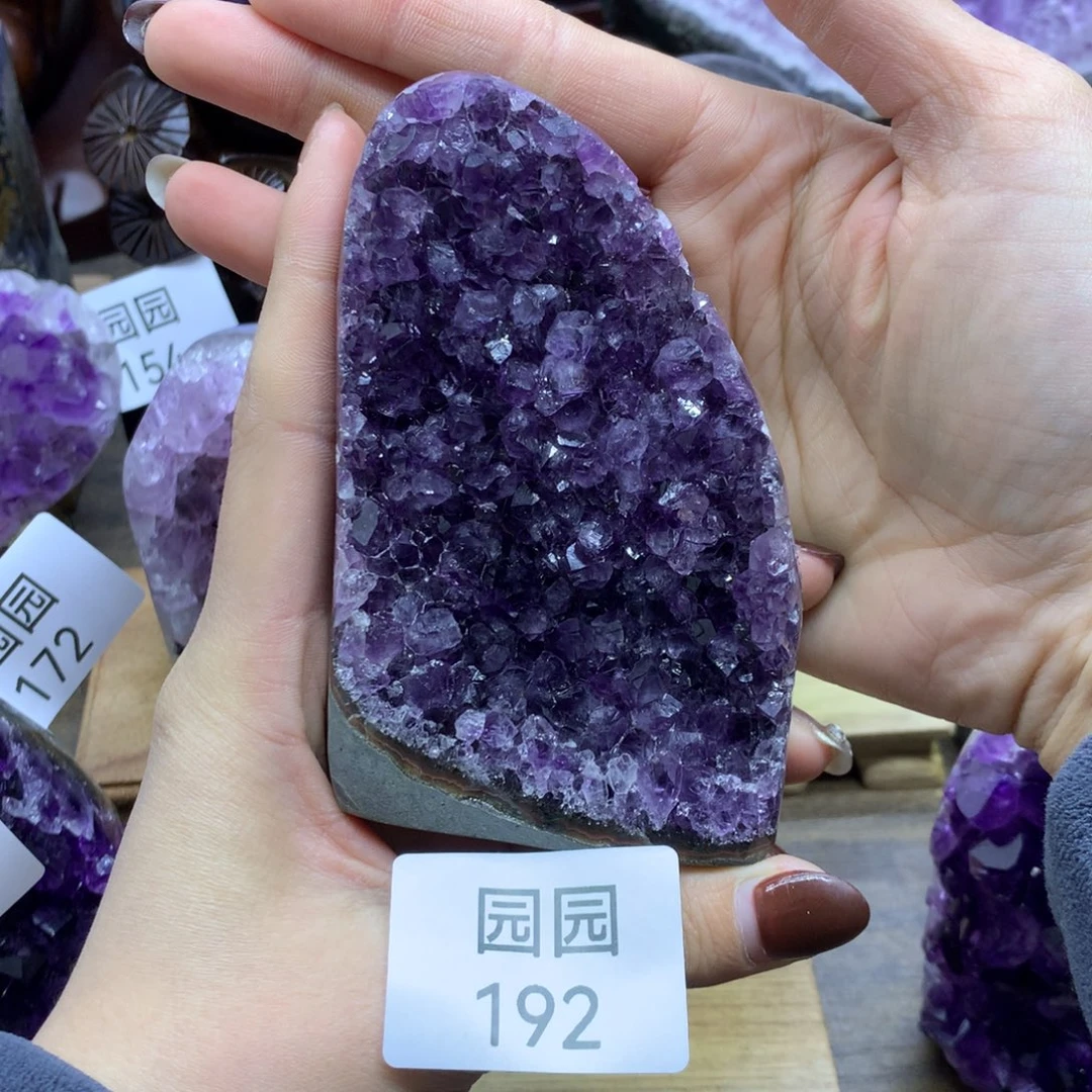 紫晶大型摆件（非配饰）未镶嵌