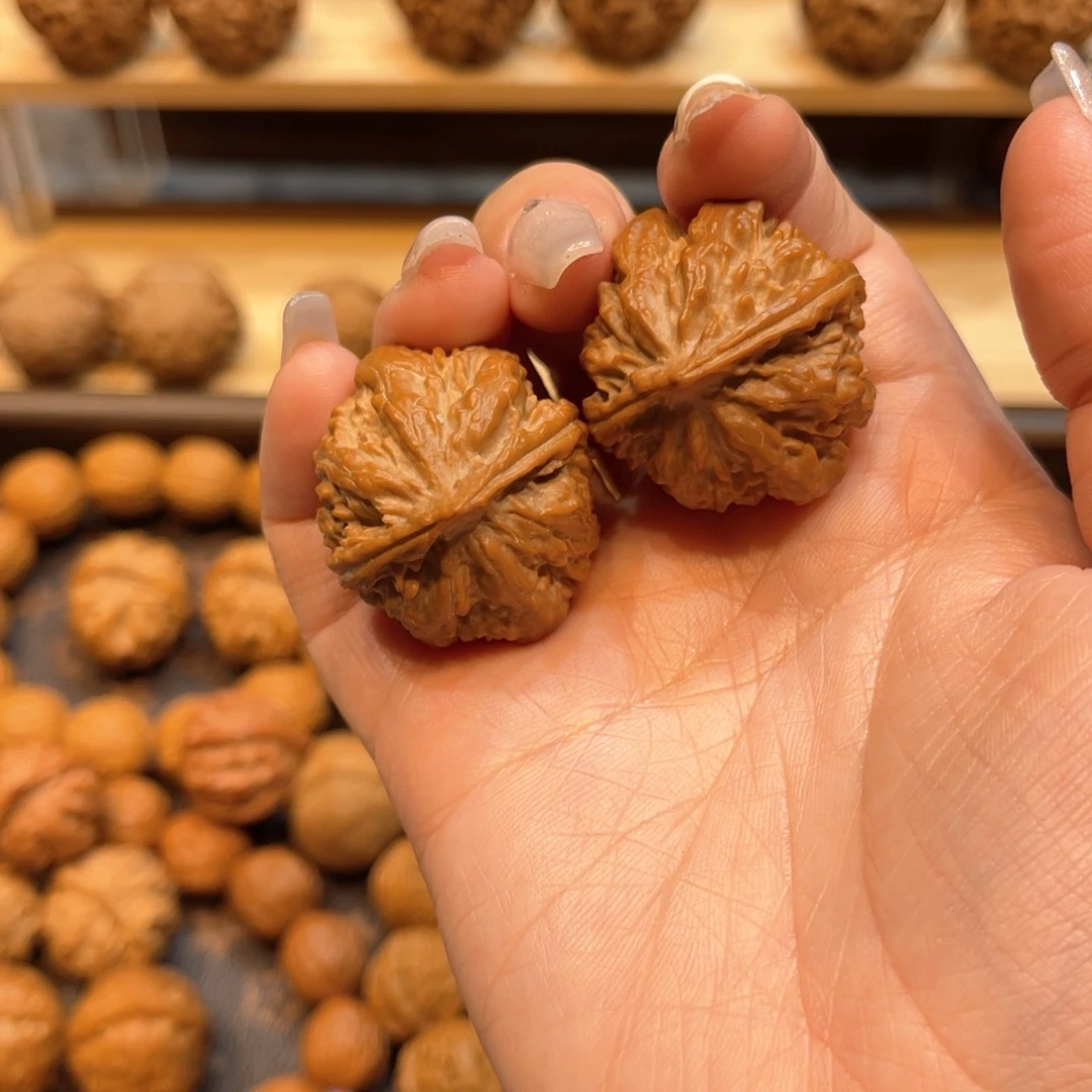 文玩核桃把件粗筋元宝肚