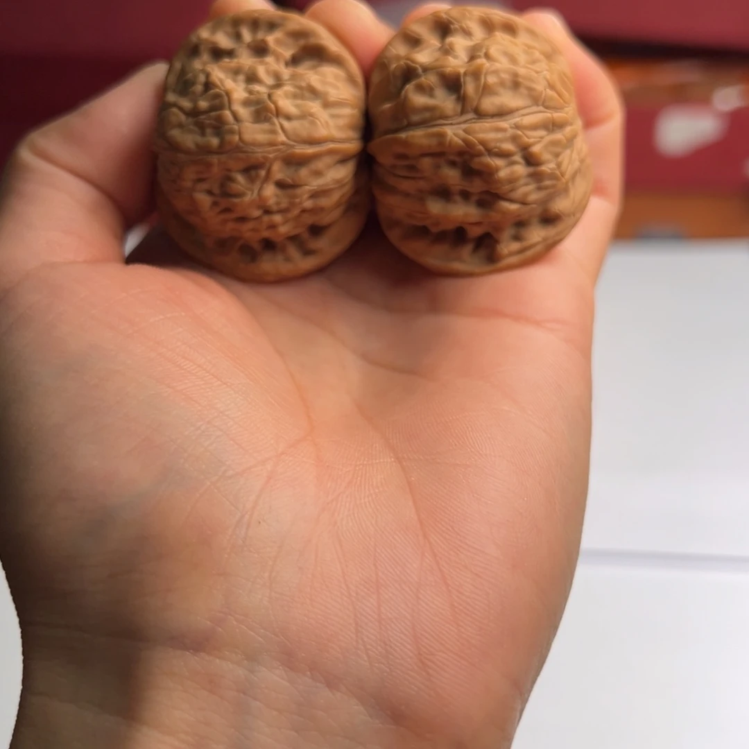 文玩核桃吊坠蓦然得到