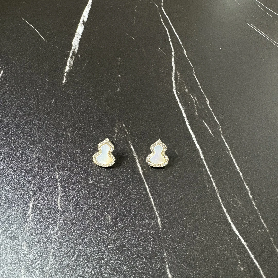 铜合金亚克力耳饰 精致耳饰轻奢时尚小巧01gb