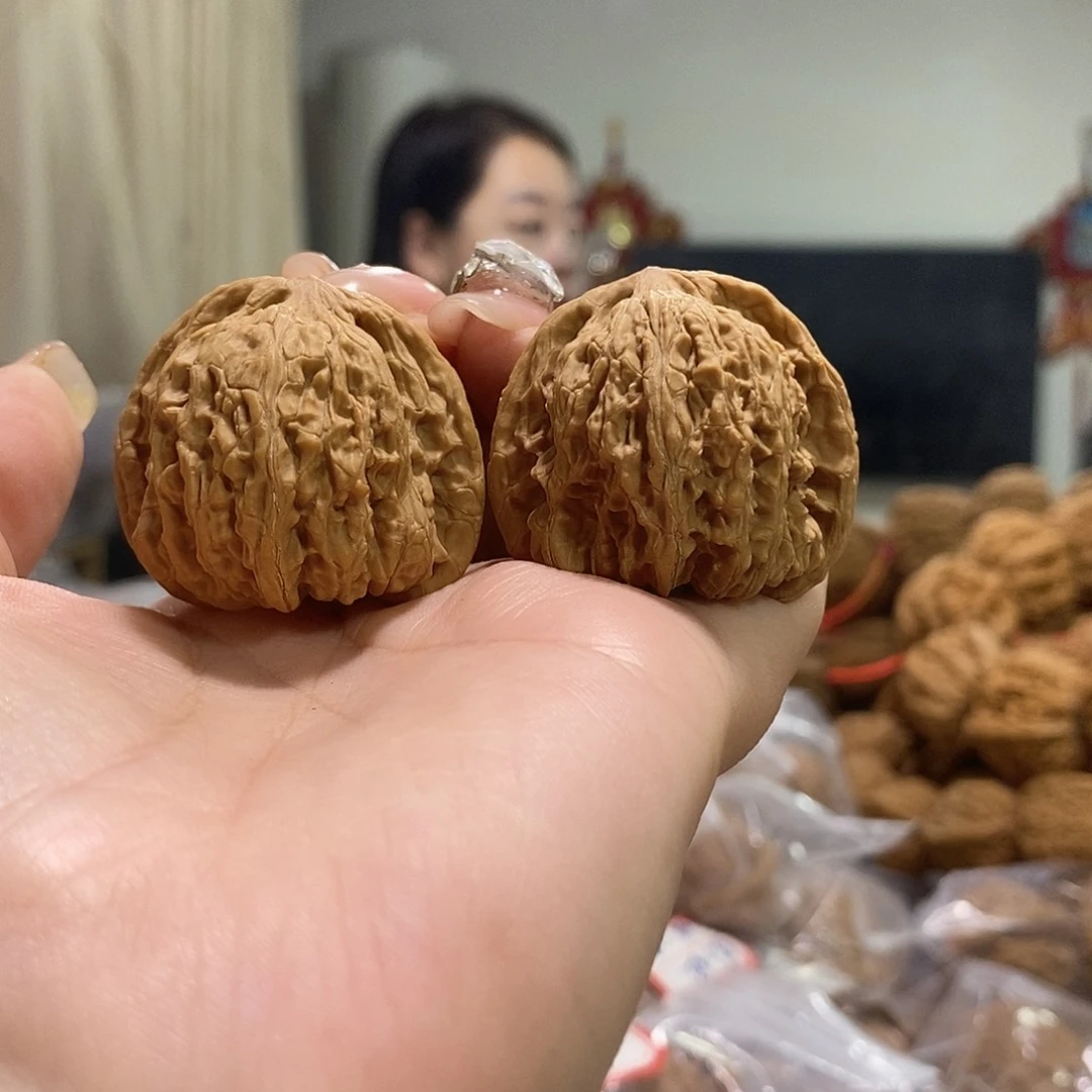 把件文玩核桃37红宝石有水尖