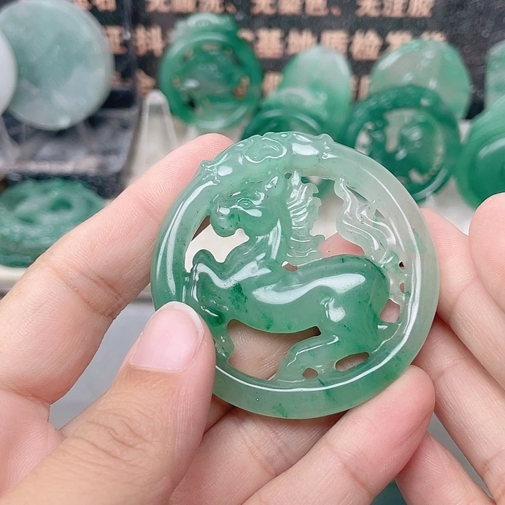未镶嵌定制石英质玉（非洲翠）徐*
