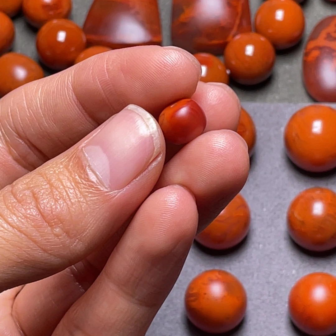 宋***聚南红玛瑙未镶嵌南红天然原矿南红老型8.8×7.3毫米