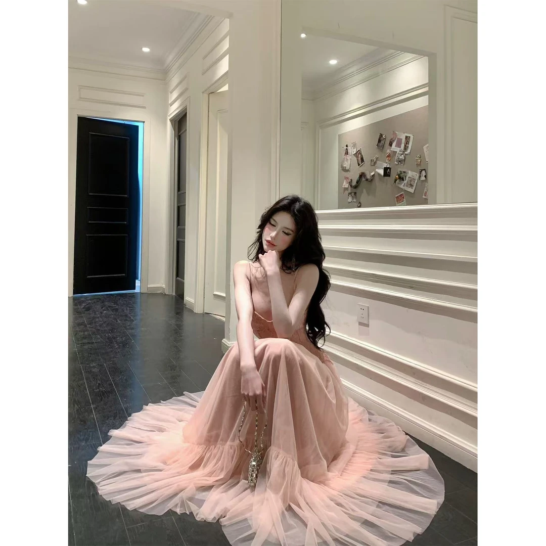 法式复古蕾丝鱼骨抹胸吊带连衣裙女2025春夏新款气质拼接网纱礼服