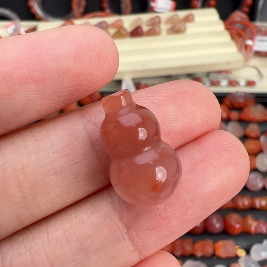 南红玛瑙未镶嵌颈饰葫芦