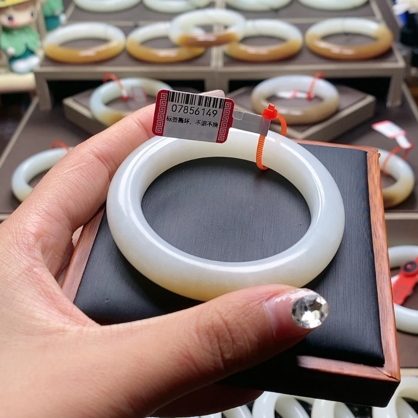 【闪购商品】和田玉手镯未镶嵌橙*?