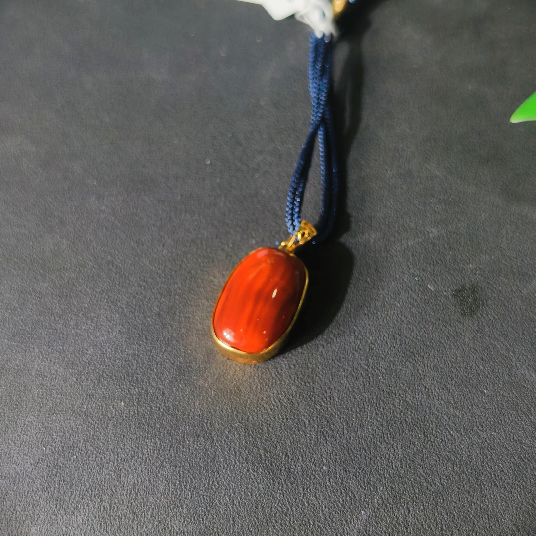 南红火焰纹吊坠