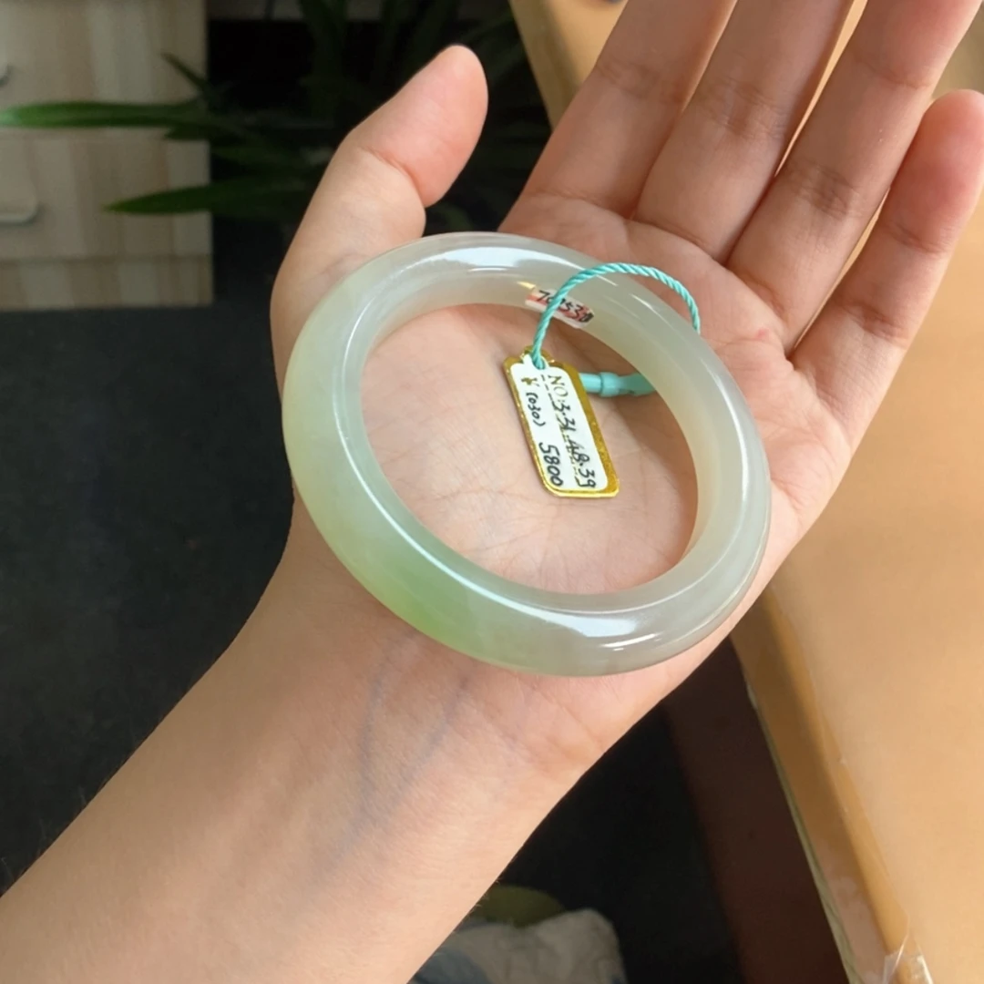 【闪购商品】和田玉(翠青玉)手镯未镶嵌5253高冰翠白