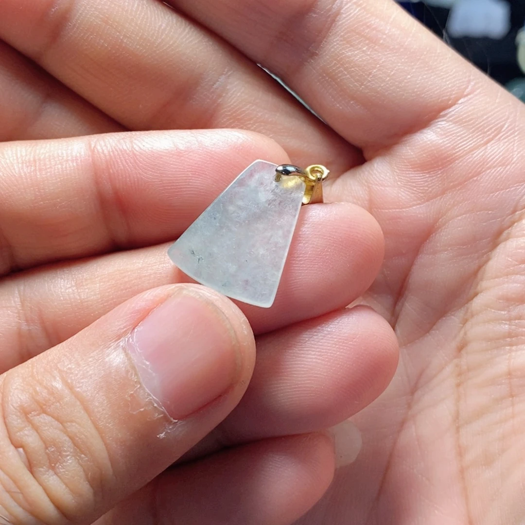 翡翠未镶嵌颈饰天然缅甸翡翠A货冰无事牌