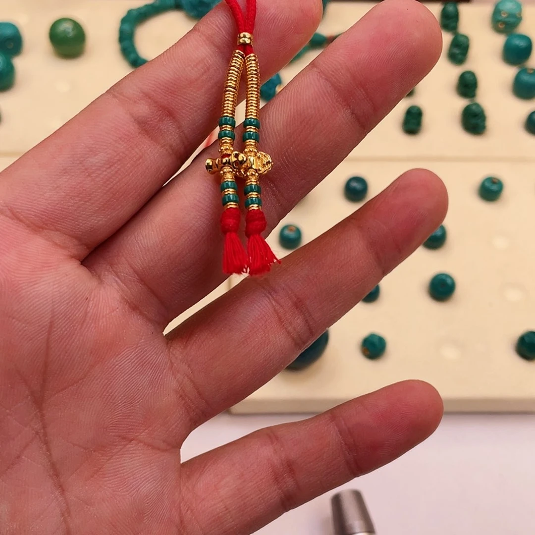 绿松石颈饰未镶嵌