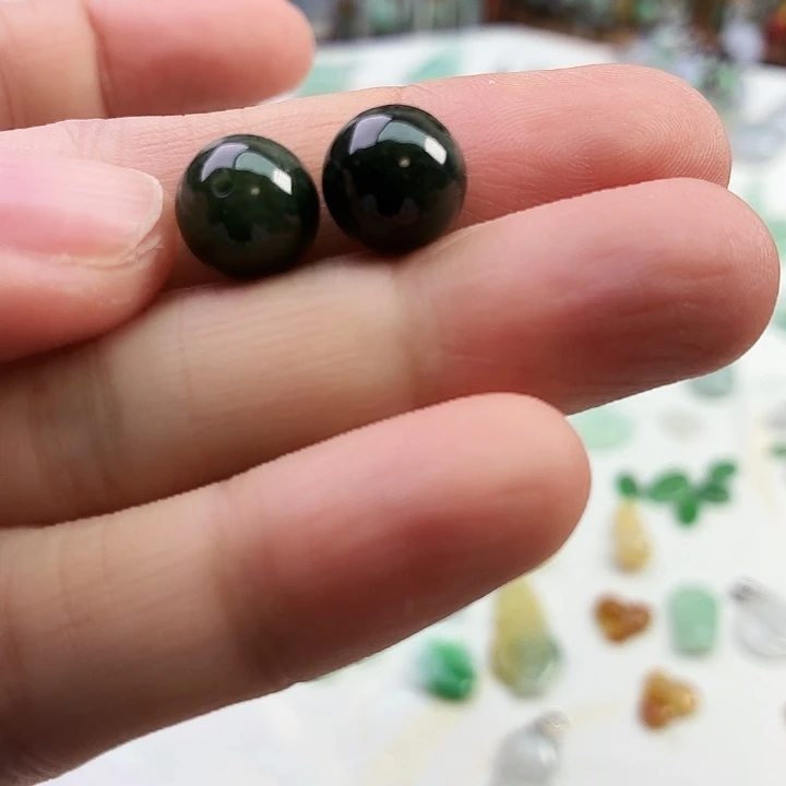 翡翠未镶嵌颈饰珠子10.2一对