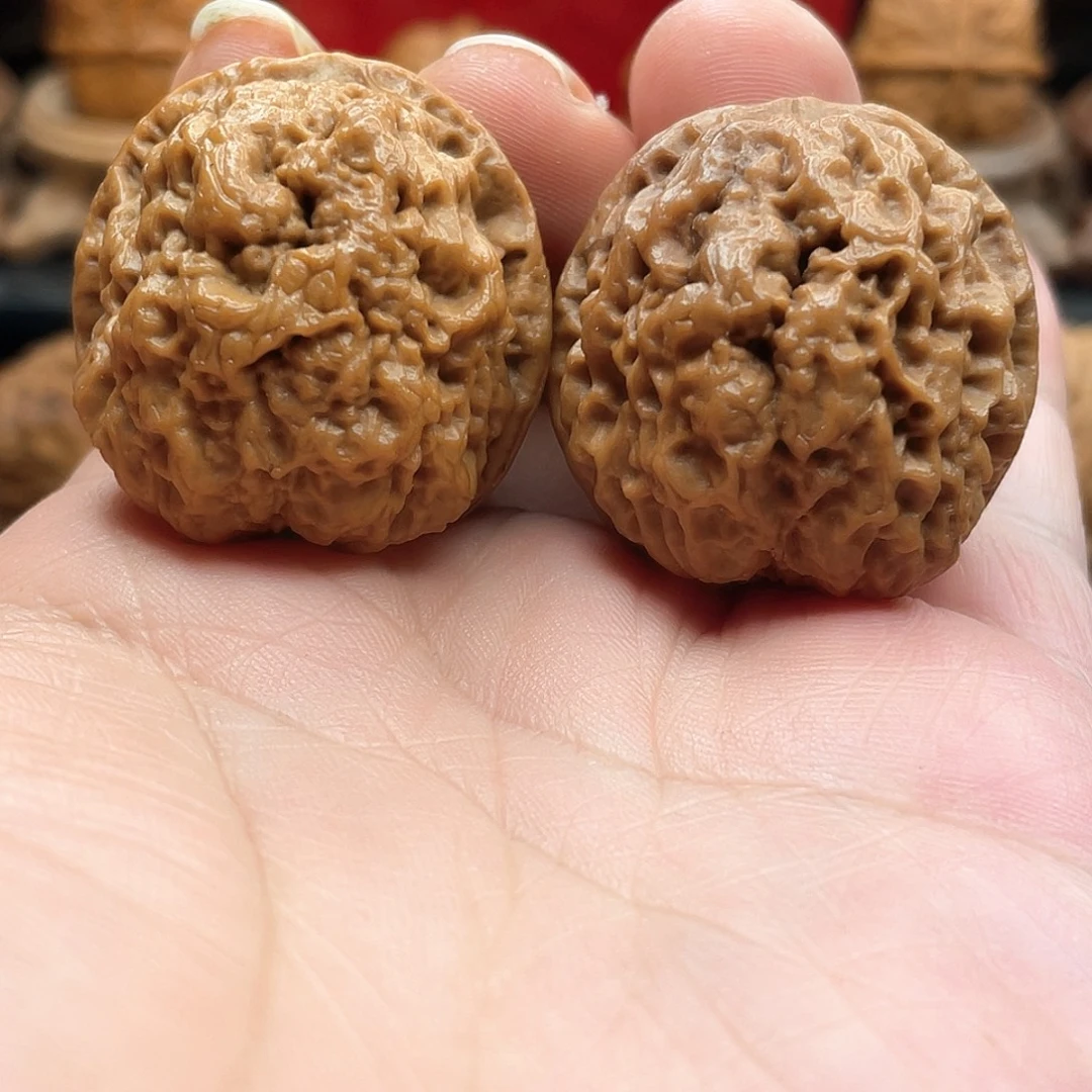 文玩核桃吊坠山峦