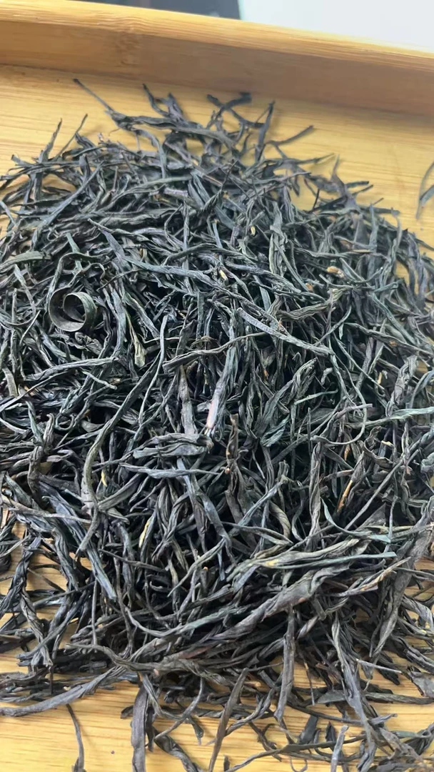 云南凤庆县大叶种红茶中国红