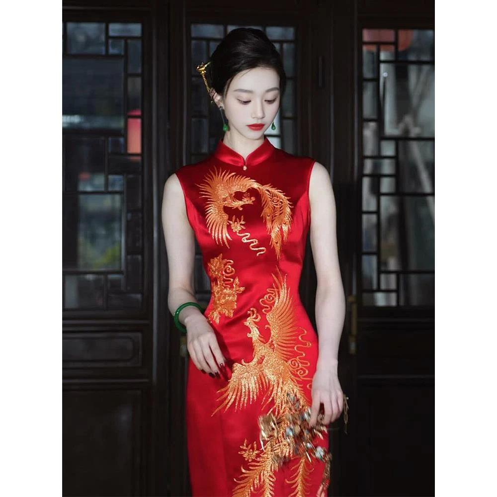 订婚旗袍2025年新婚礼祝酒礼服新娘经典大气民族风格红礼服为妇女