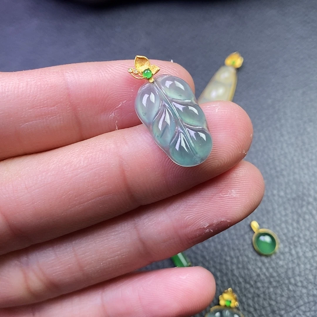 吊坠(不含链)18K金镶嵌翡翠