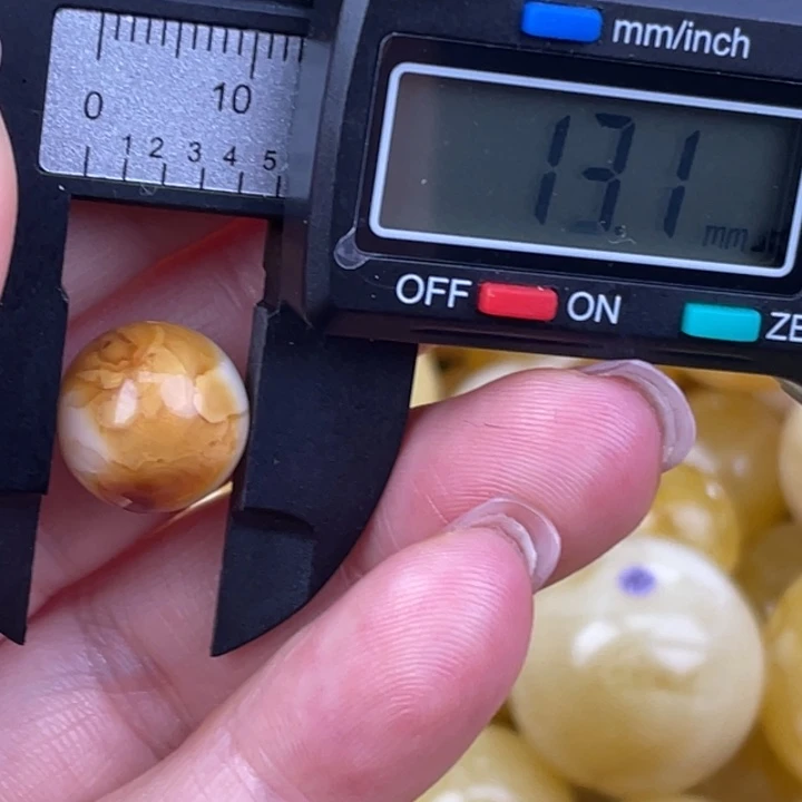 蜜蜡未镶嵌裸石485