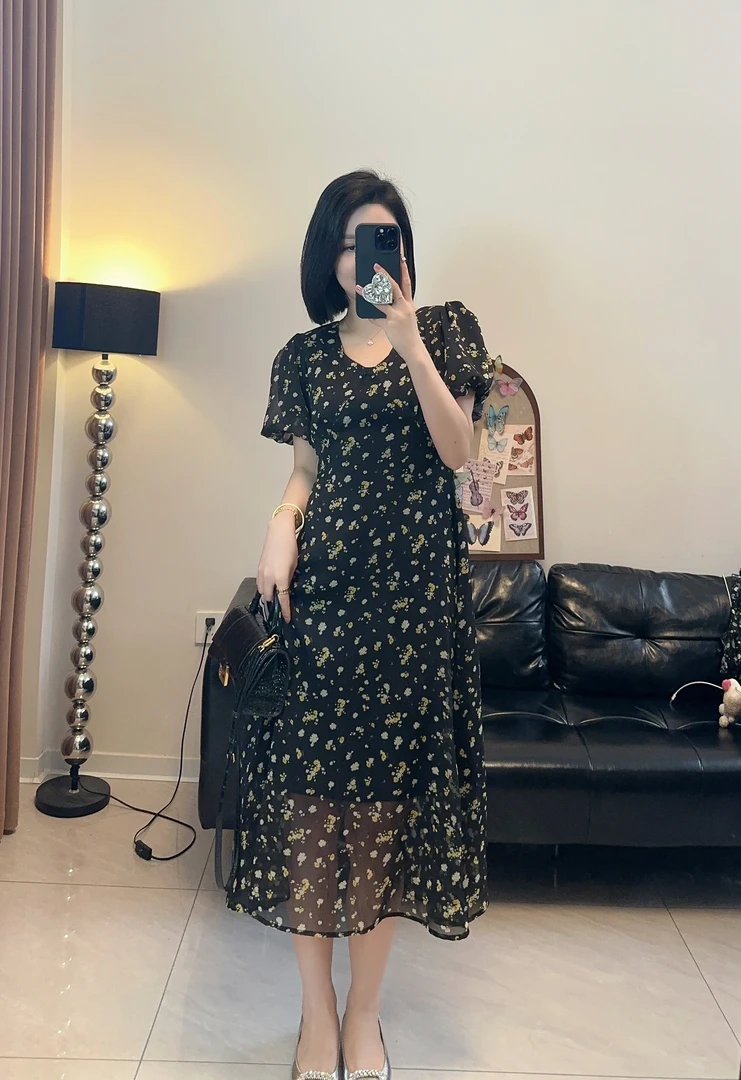 《张张推荐》2025新款设计感小众法式碎花气质连衣裙子