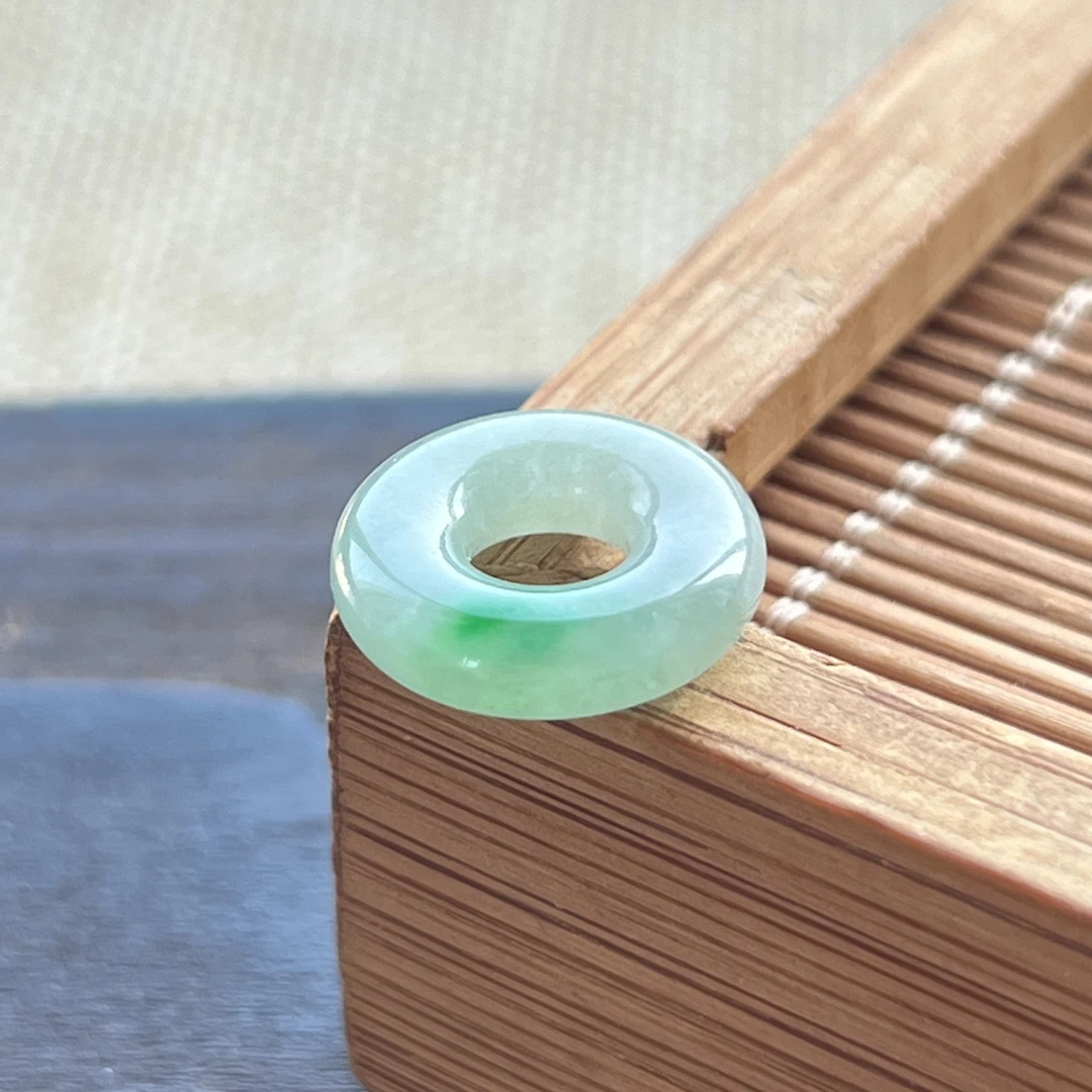 飘阳绿翡翠甜甜圈吊坠天然缅甸a货小平安环面包圈diy手绳配件