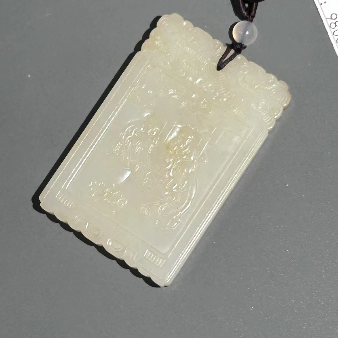 清代和田玉子冈牌