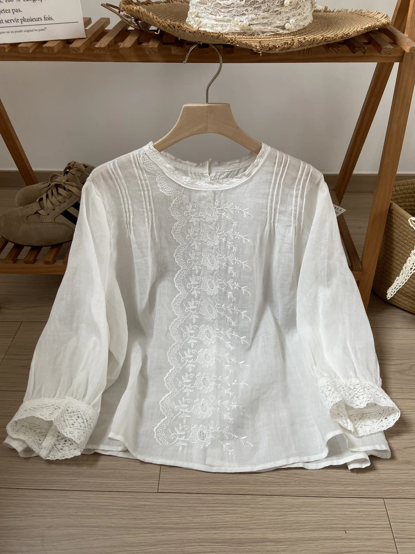 小柒家063-“茜茜公主”圆领蕾丝拼接正反可穿钩花系带衬衫