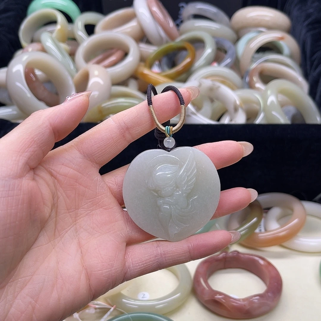 石英岩玉未镶嵌手镯