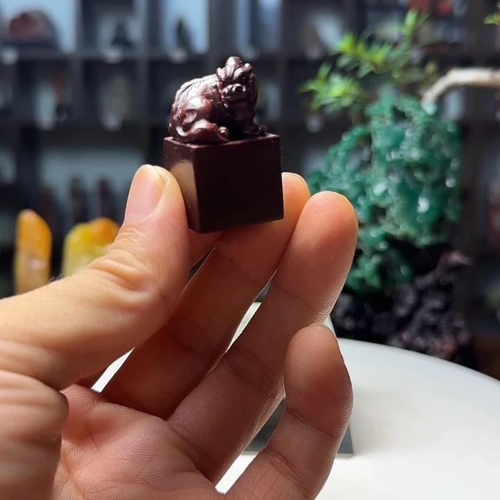 寿山月尾紫古兽方章