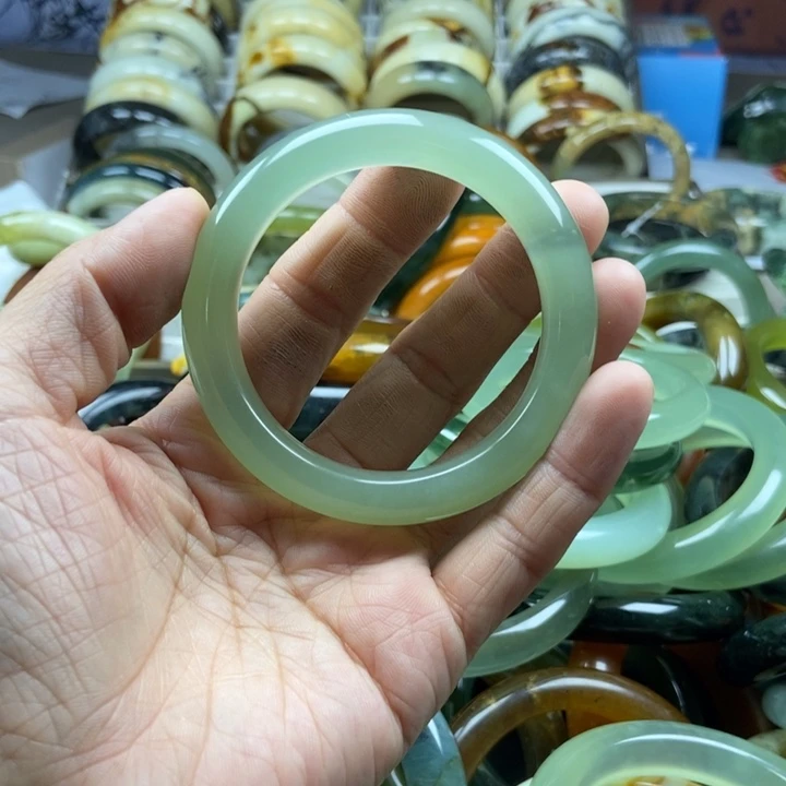 兰***时蛇纹石玉未镶嵌手镯