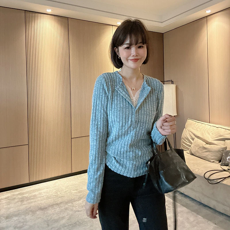 秋季气质温柔软糯亲肤蕾丝拼接V领修身显瘦针织衫上衣
