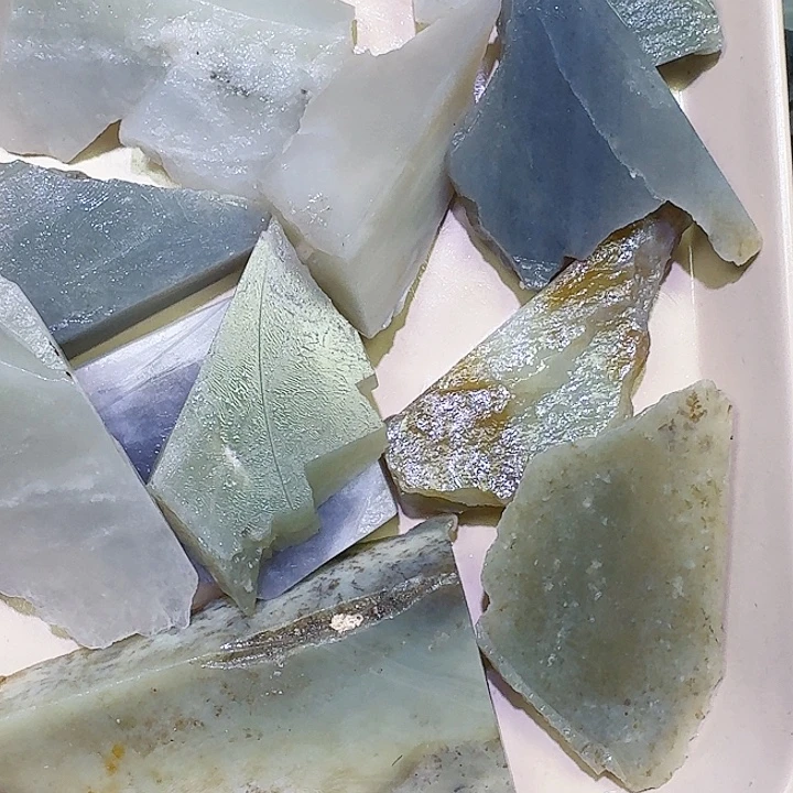 和田玉未镶嵌车挂