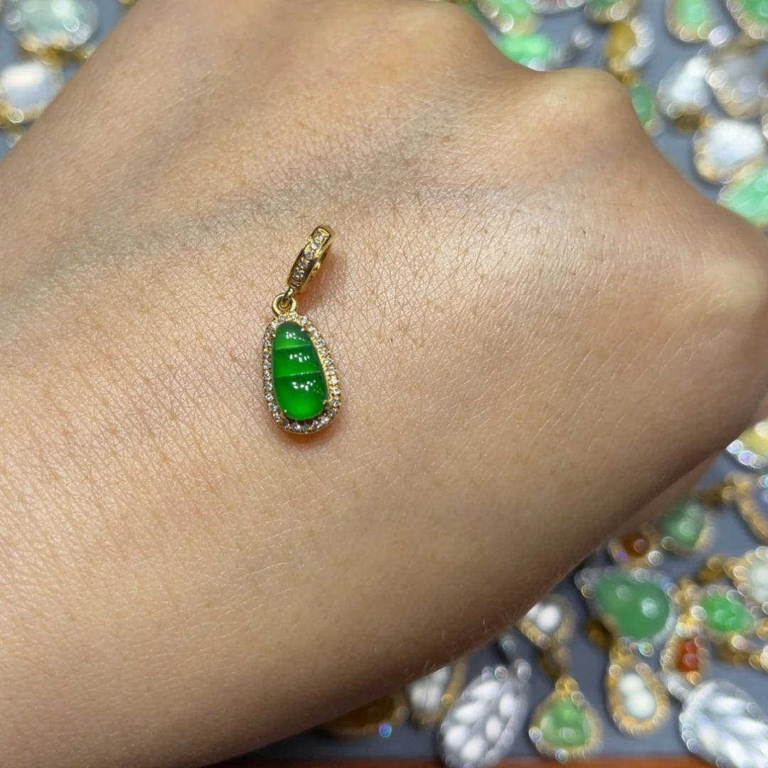 翡翠颈饰18K金镶嵌天然